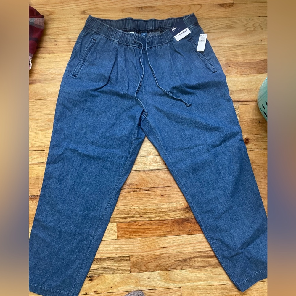 Old Navy Relaxed Fit high rise Billie ankle length pants!